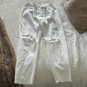*NWT* Zara Baggy Distressed Jeans